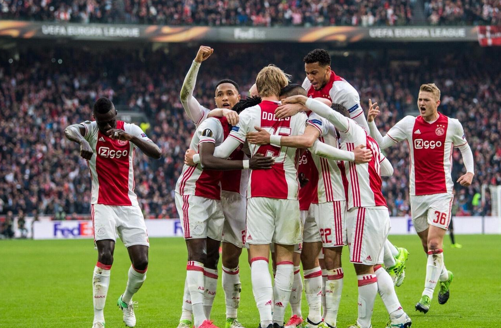 包含詹姆斯关键节点势不可挡，曼联带队取胜！的词条